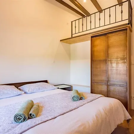 Stone Valcer Holiday home