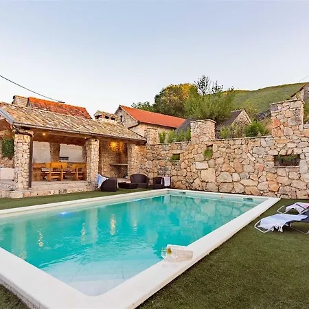 Stone Valcer * Slivno (Split-Dalmatia)
