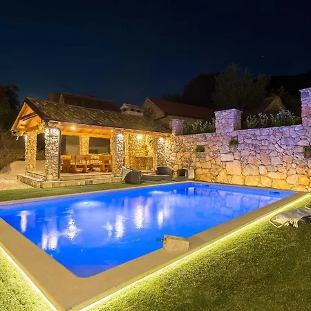 Holiday home Stone Valcer *