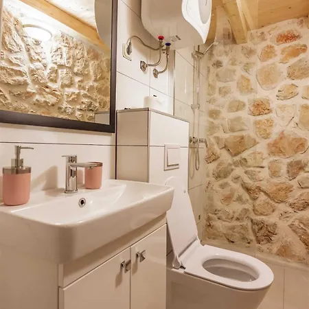 Holiday home Stone Valcer *