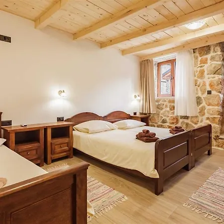 Holiday home Stone Valcer